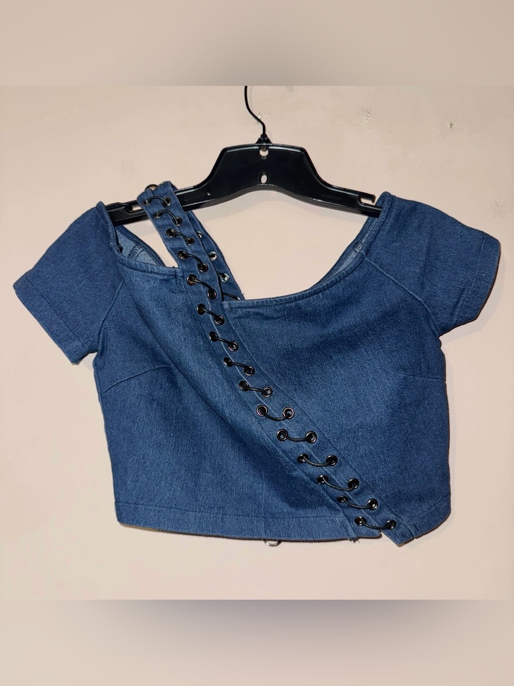 Rowen Edgy Y2K Denim Asymmetric Grommet Strap Crop Top Size M